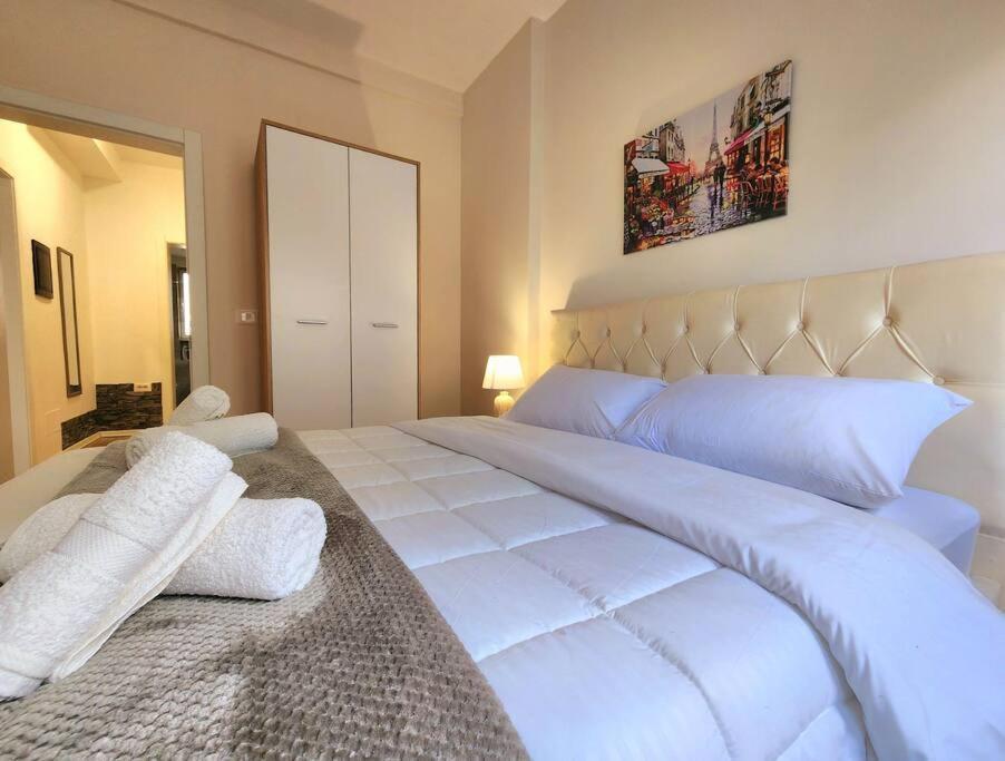 Toptani Deluxe Flat W 24h Check In Tirana